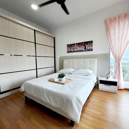 スリ・カンバンガンResidensi Floraアパートメント エクステリア 写真