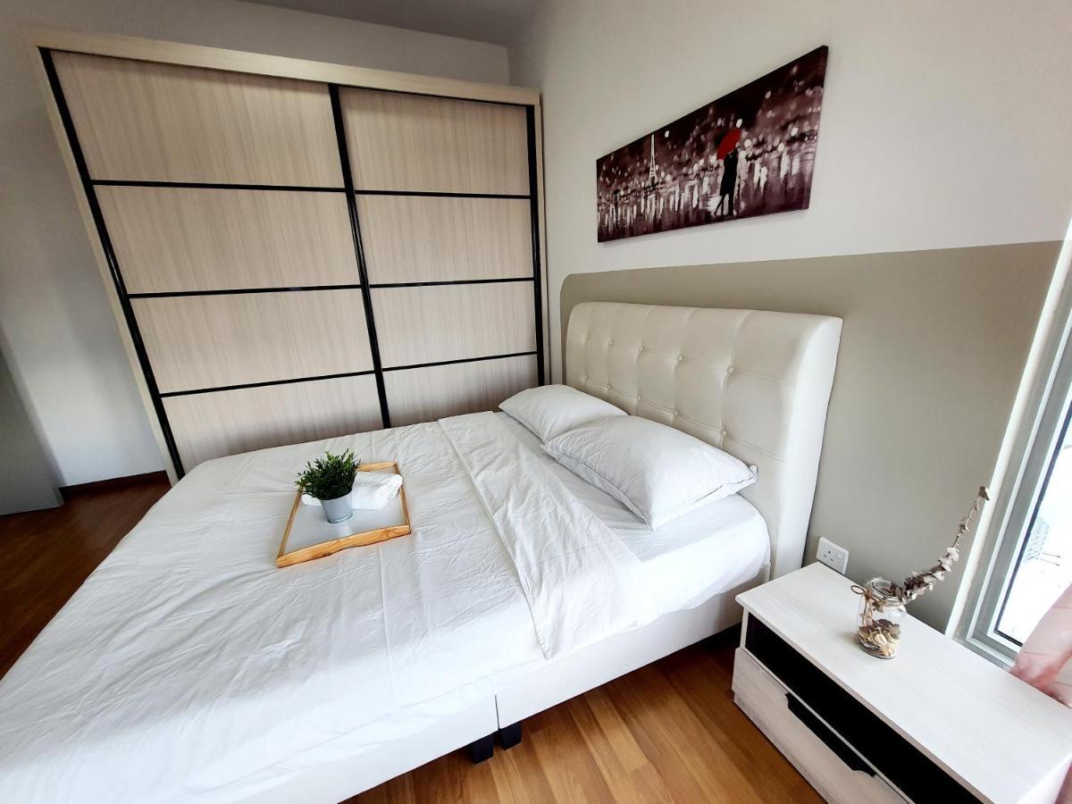 スリ・カンバンガンResidensi Floraアパートメント エクステリア 写真